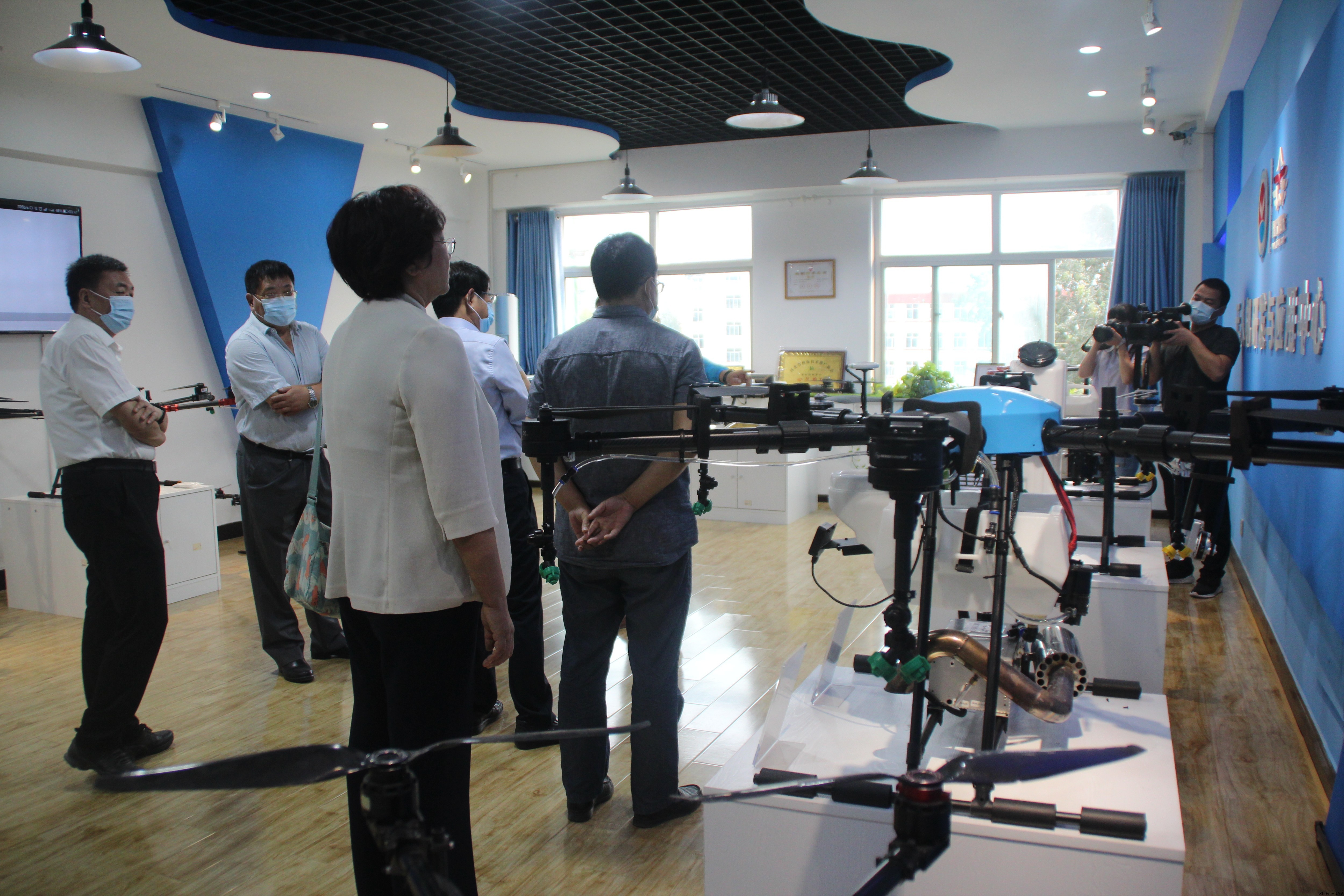 河北智飛極農無人機科技|一鳶科技|行業(yè)定制無人機